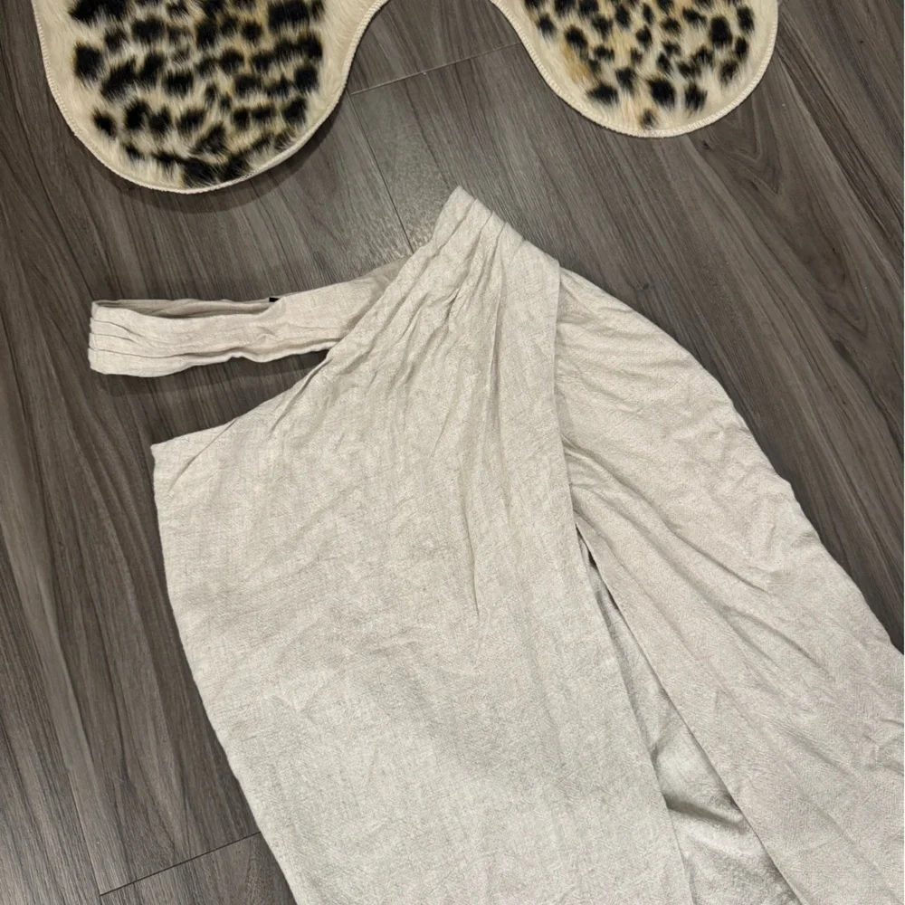 Linen maxi skirt with slit - Picture 2 of 4